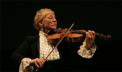 Веселые уроки музыки с Виолеттой Модестовной. Репетиция в 3D