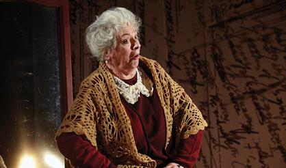 Фаина. Птица, парящая в клетке