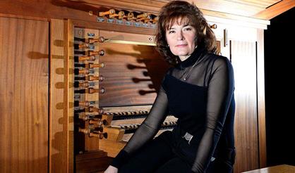 Играет Ольга Малкина-Ван дер Феер (орган, Нидерланды)