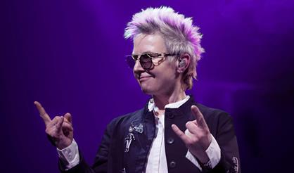 Сурганова и Оркестр. Редкий клубный концерт