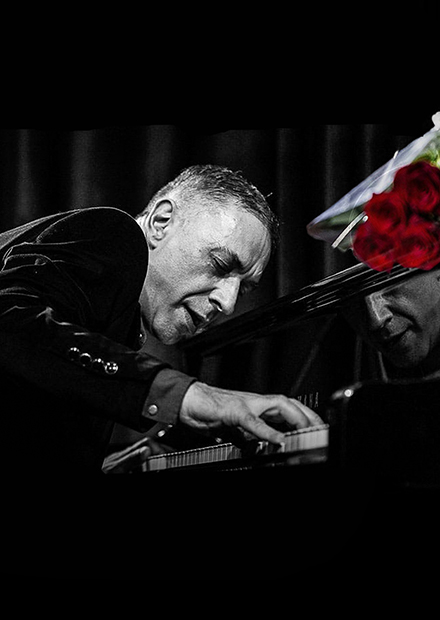 Артем Лалаян Jazz Trio с праздничной программой «Путешествие в романтику»