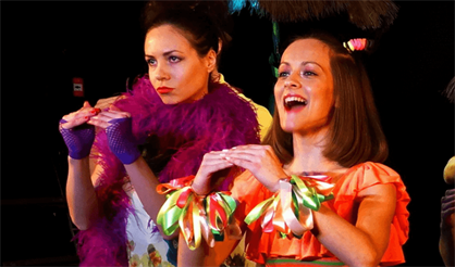 Любопытный слоненок