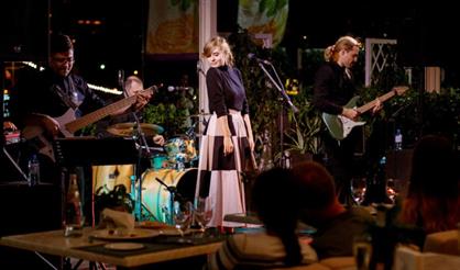 Истории из Парижа на высоте. Elena et les garçons