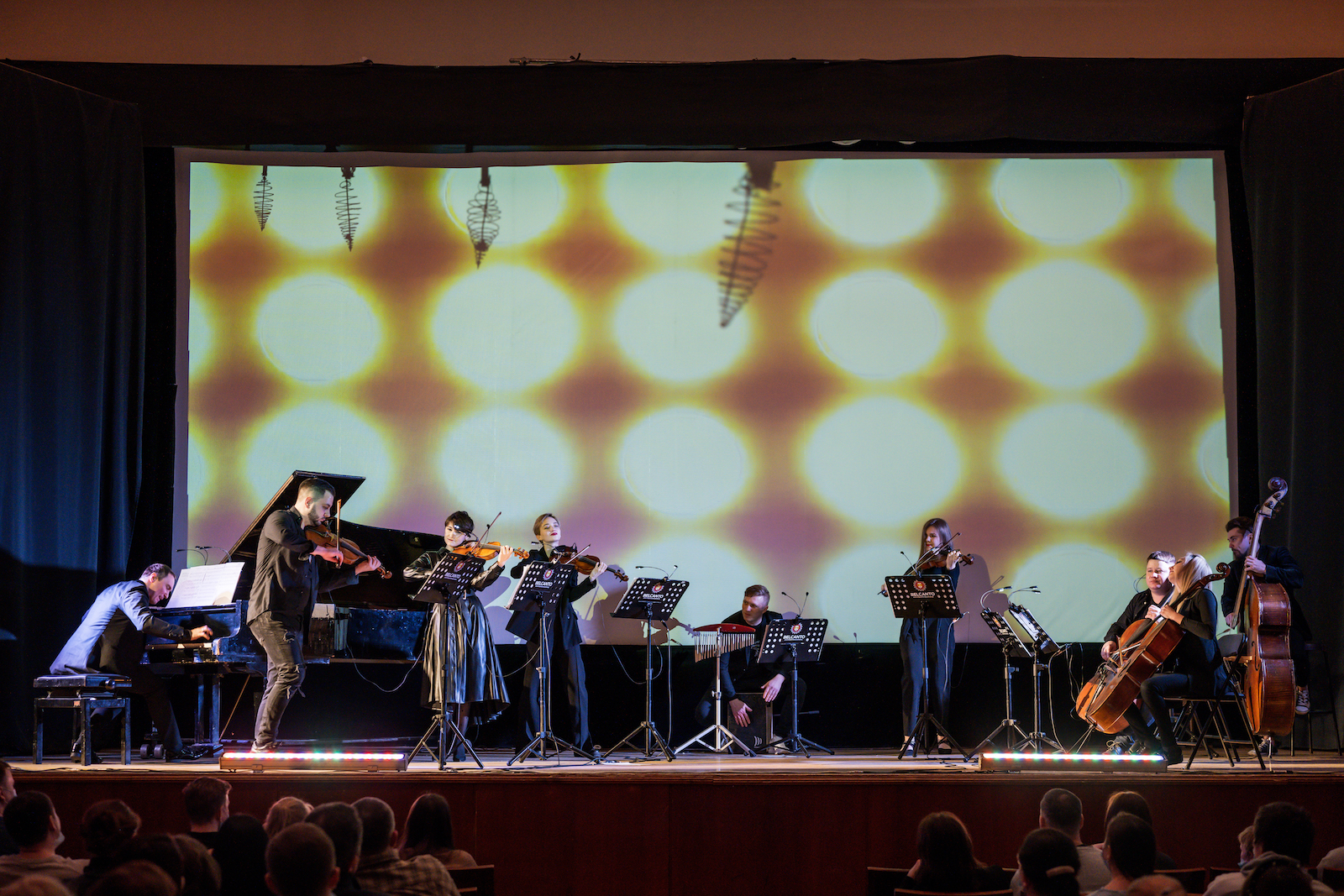 Hightime orchestra. Концерт в оранжерее ВДНХ Макс Рихтер. High time Orchestra Людовико Эйнауди ВДНХ. Оранжерея Hightime Orchestra. Ханс Циммер. Hightime Orchestra ВДНХ.