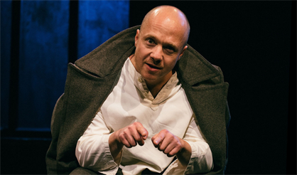 Девушка и революционер