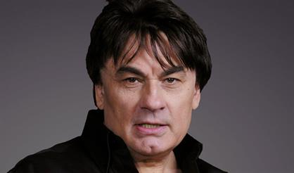 Александр Серов