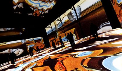 Мультимедийные выставки "Ван Гог. Письма к Тео" и "Космос. Любовь"