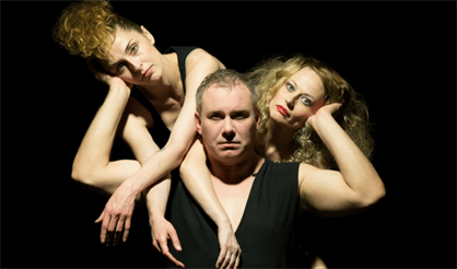 За закрытыми дверями