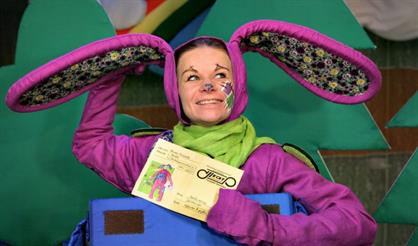 Зайка-почтальон