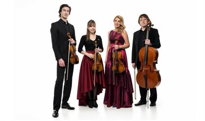 "Времена года" в песочных картинах