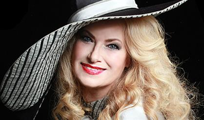 Вера Берадзе в сольной программе «Песня, в которой ты»