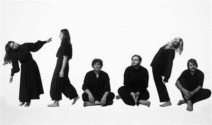 Бонд с кнопкой