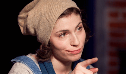 Девочка на шаре