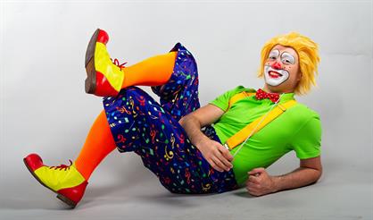 Клоун-дирижер и народный концерт