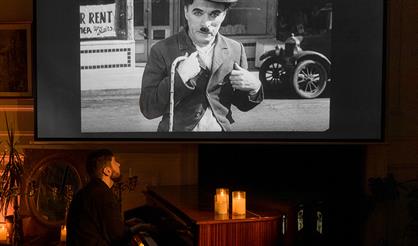 Ожившие кадры: немое кино под звуки рояля