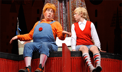 Малыш и Карлсон, который живет на крыше