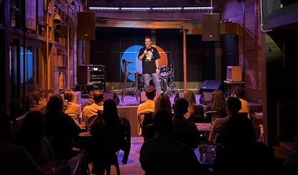 Стендап на веранде: опытные комики