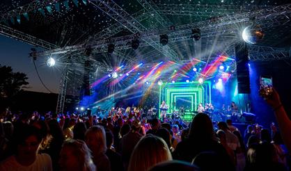 Поп-хиты с симфоническим оркестром