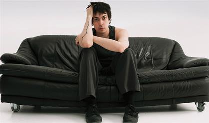 тима ищет свет