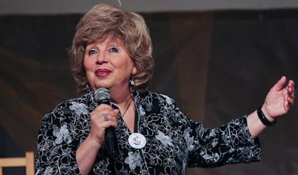 Лариса Рубальская. "Живи спокойно, страна"