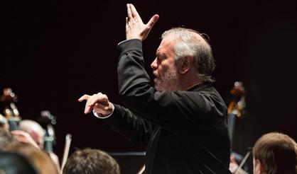 Симфонический оркестр Мариинского театра. Дирижер - Валерий Гергиев