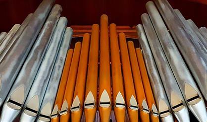 Популярная классика при свечах с органом