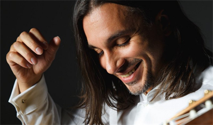 Новый русский квартет. Солист - Артем Дервоед (гитара)