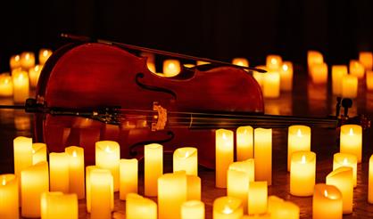 Стендап и музыка при свечах