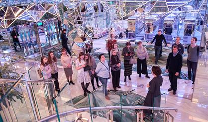 Путешествие в фойе зеркал