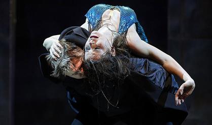 Изгнание / Мой друг Фредди Меркьюри