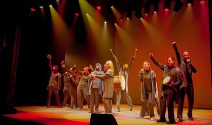 Под звуки канонады