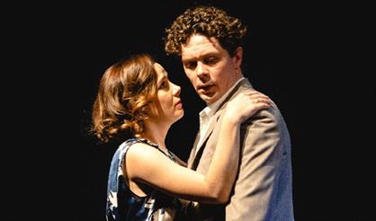 Муж и жена снимут комнату. Сцена "Чердак Сатиры"