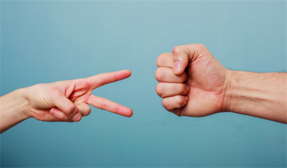 Первый чемпионат России по игре "Камень, ножницы, бумага"