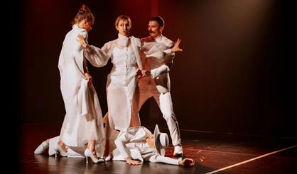 4 человека с разным мнением по поводу всего