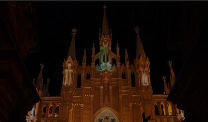 Летний вечер в соборе. Орган и труба