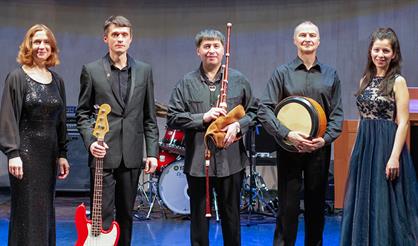 Французское Рождество. Саксофон, волынка и орган