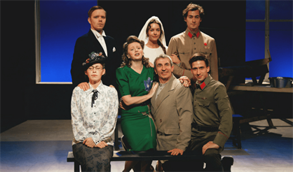 На траве двора