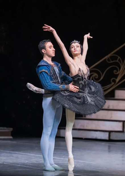 Лебединое озеро