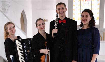 "Добрый город зажигает огни": Д. Шостакович, А. Пьяццолла, Л. Десятников, песни советской эстрады