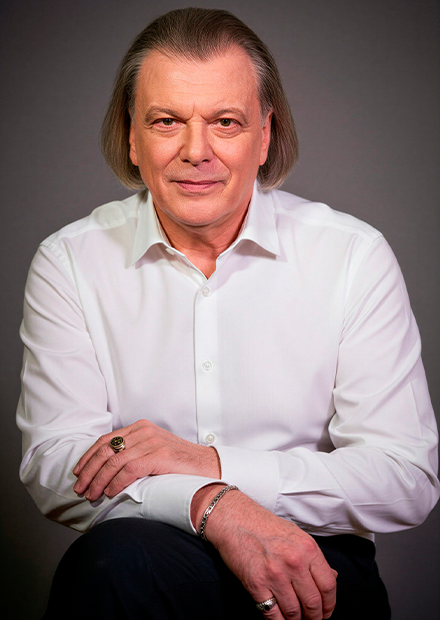 Юрий Васильев. "Служение. 50 лет на сцене Театра сатиры!"