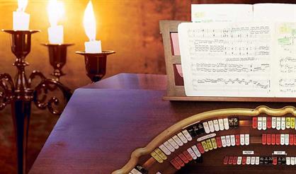 Театральный орган в усадьбе. Вечер при свечах. Неоклассика